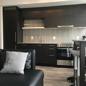  Apartment Metropolitan University-daphne Cockwell Complex Canada