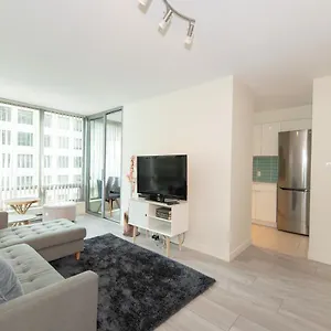  Apartment Chic 2-bedroom In Central Downtown With Stunning Water Views Canada